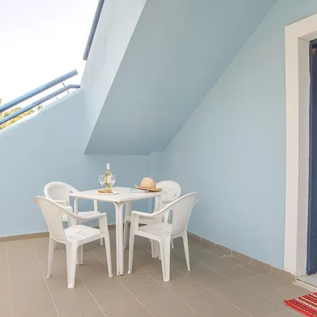 Apartment Little Blue